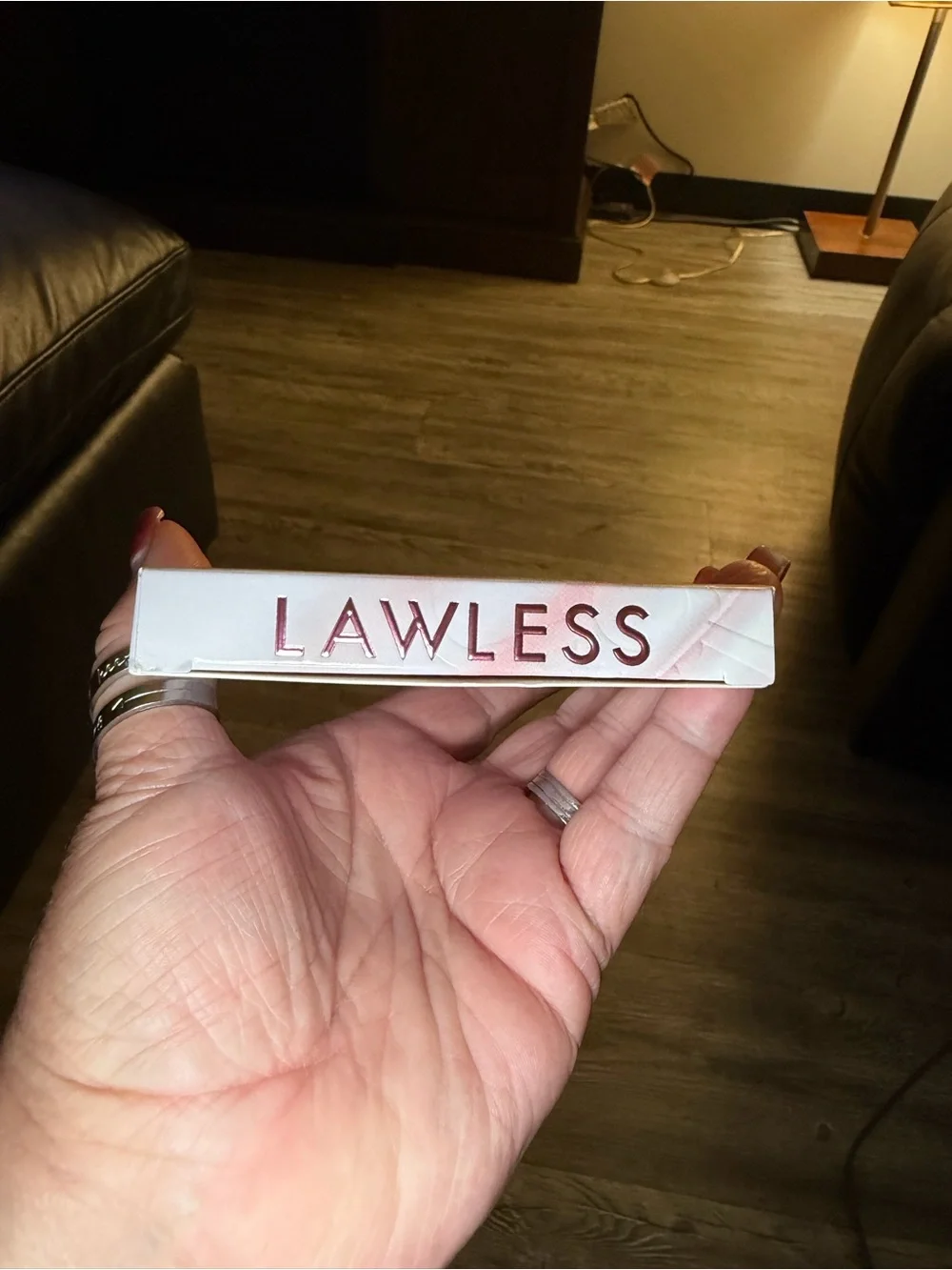 LAWLESS The Dreamy Daisy Eyeshadow Palette — Peachy Pink & Warm Neutrals